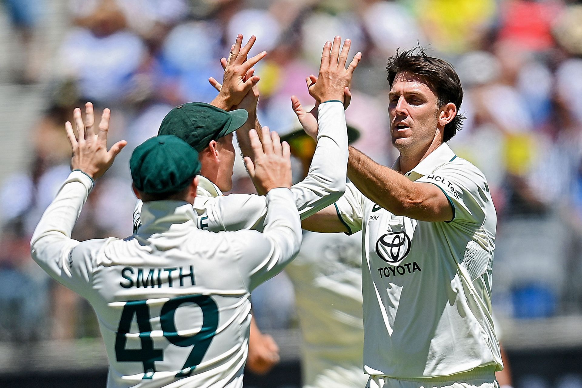 Mitchell Marsh celebrates Dhruv Jurel's wicket after Marnus Labuschagne takes the catch. (Credits: Getty)